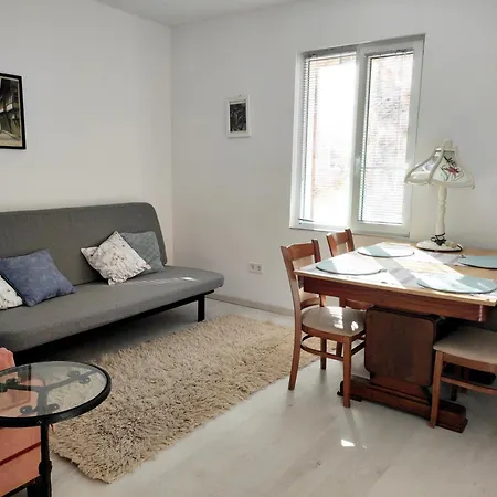 Markovo Tepe House & Garden Appartement