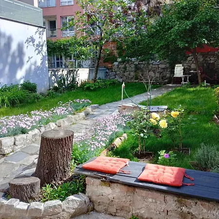 Markovo Tepe House & Garden Апартаменты Пловдив